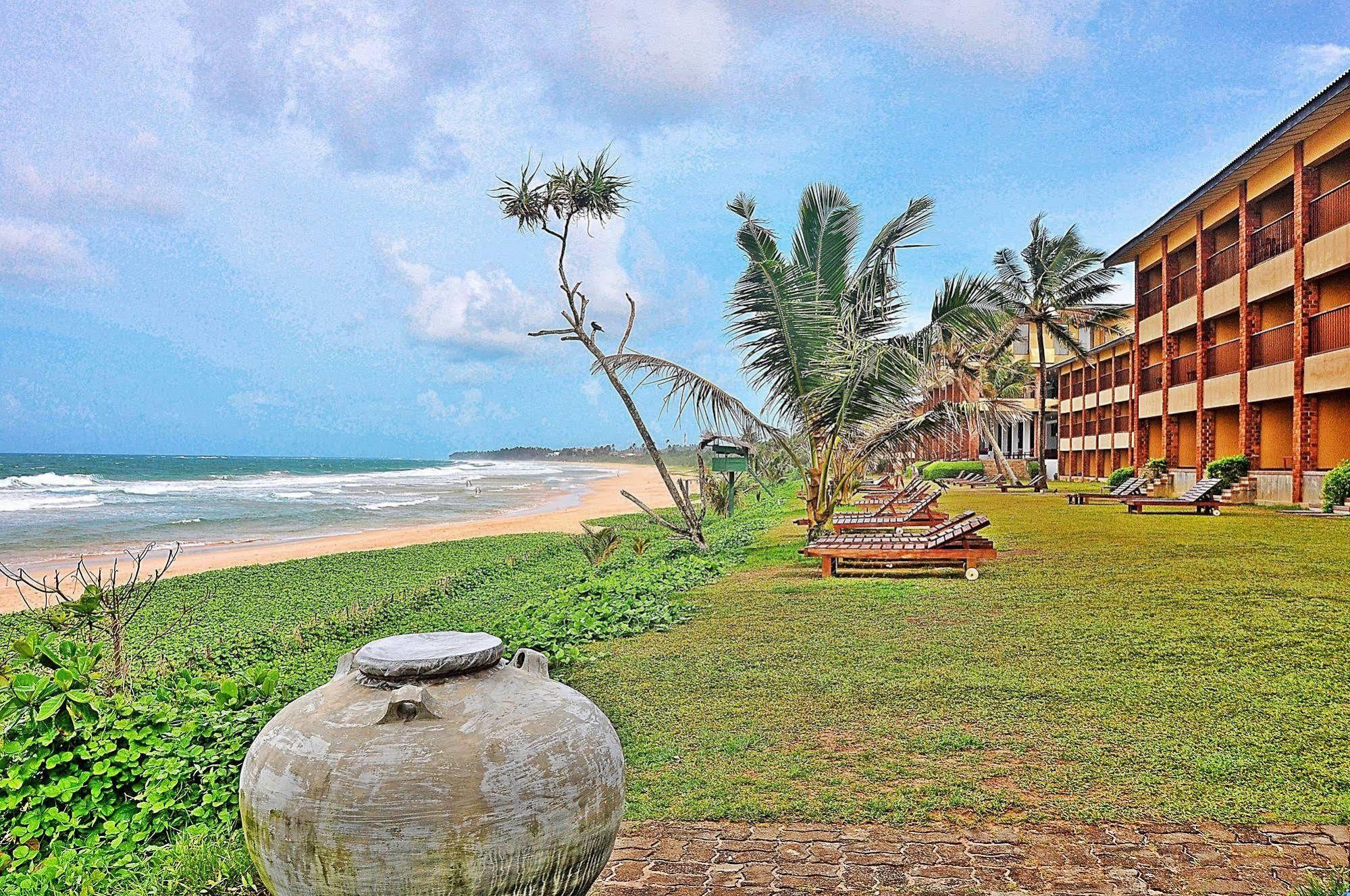 The Long Beach Resort & Spa Koggala Bagian luar foto